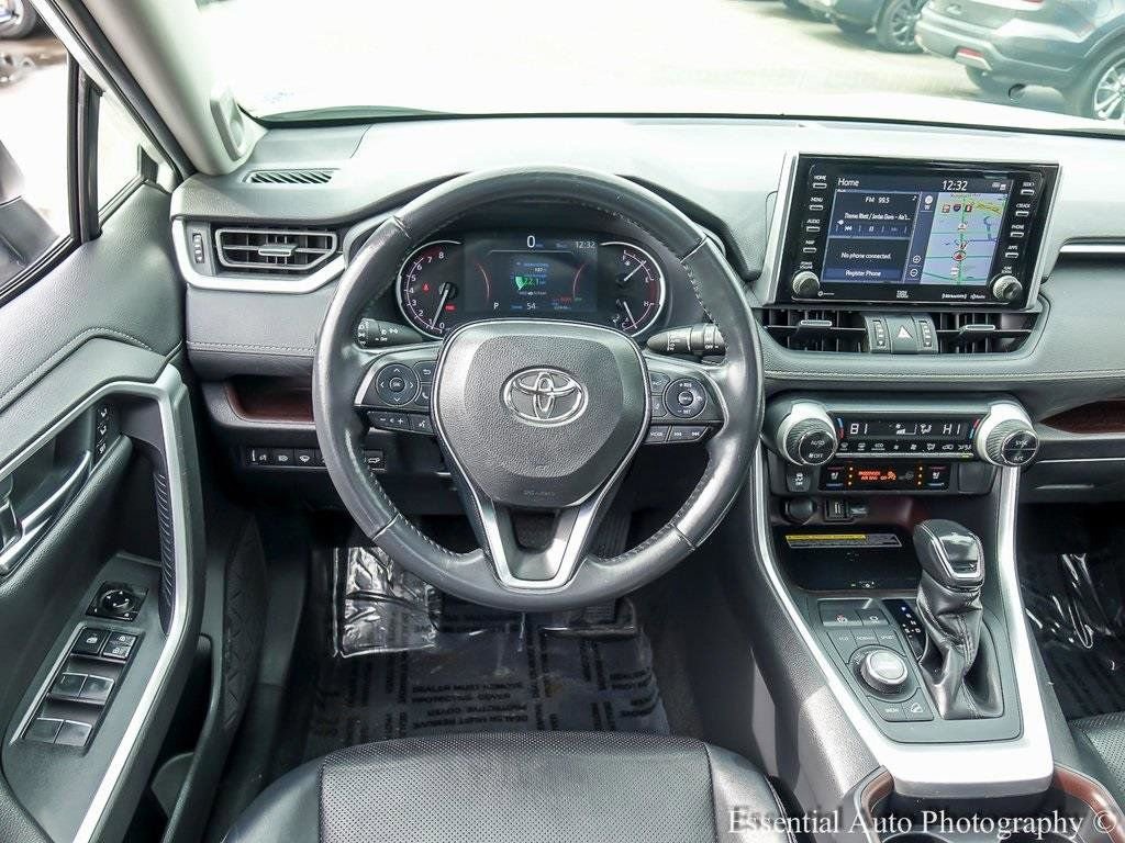 Used 2021 Toyota RAV4 Limited image 13