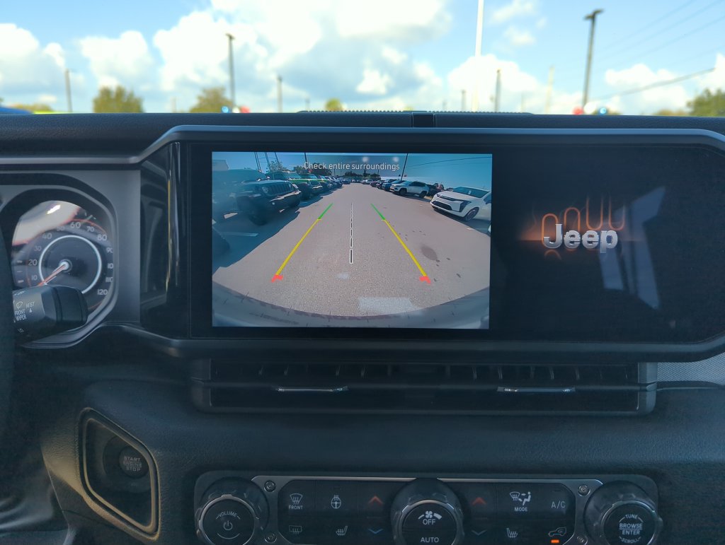 Used 2024 Jeep Wrangler Unlimited Sport AWD/4WD image 25