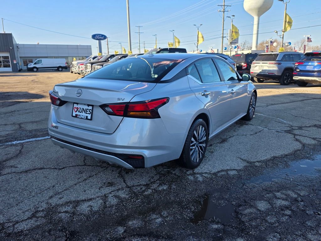Used 2023 Nissan Altima 2.5 SV FWD image 12
