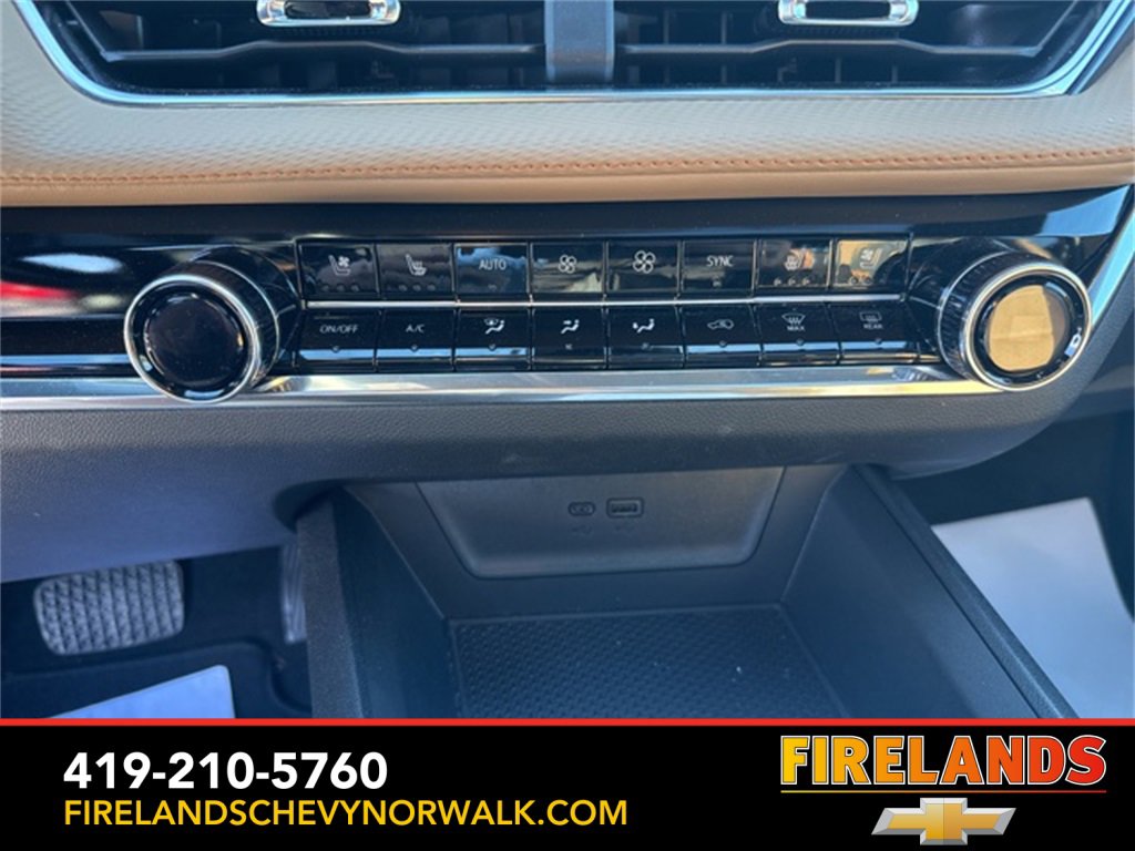 New 2025 Chevrolet Equinox ACTIV w/ Safety and Technology Package image 19