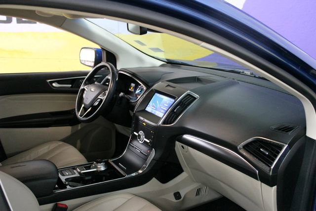 Used 2020 Ford Edge Titanium AWD/4WD image 12