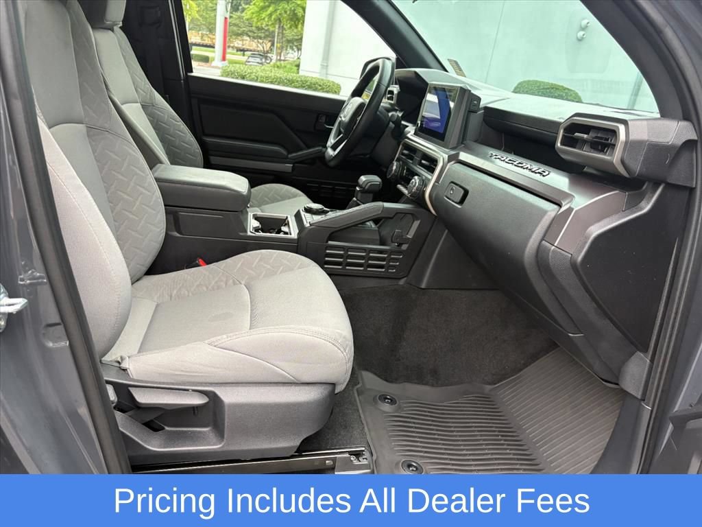Used 2025 Toyota Tacoma SR5 AWD/4WD image 18