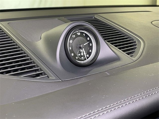 Certified 2025 Porsche Macan image 34