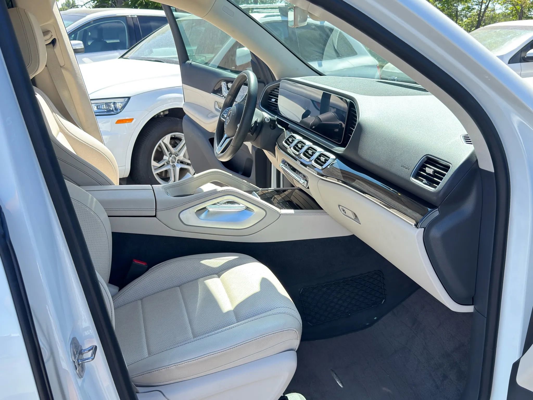 Used 2020 Mercedes-Benz GLE 350 4MATIC w/ Premium Package image 14