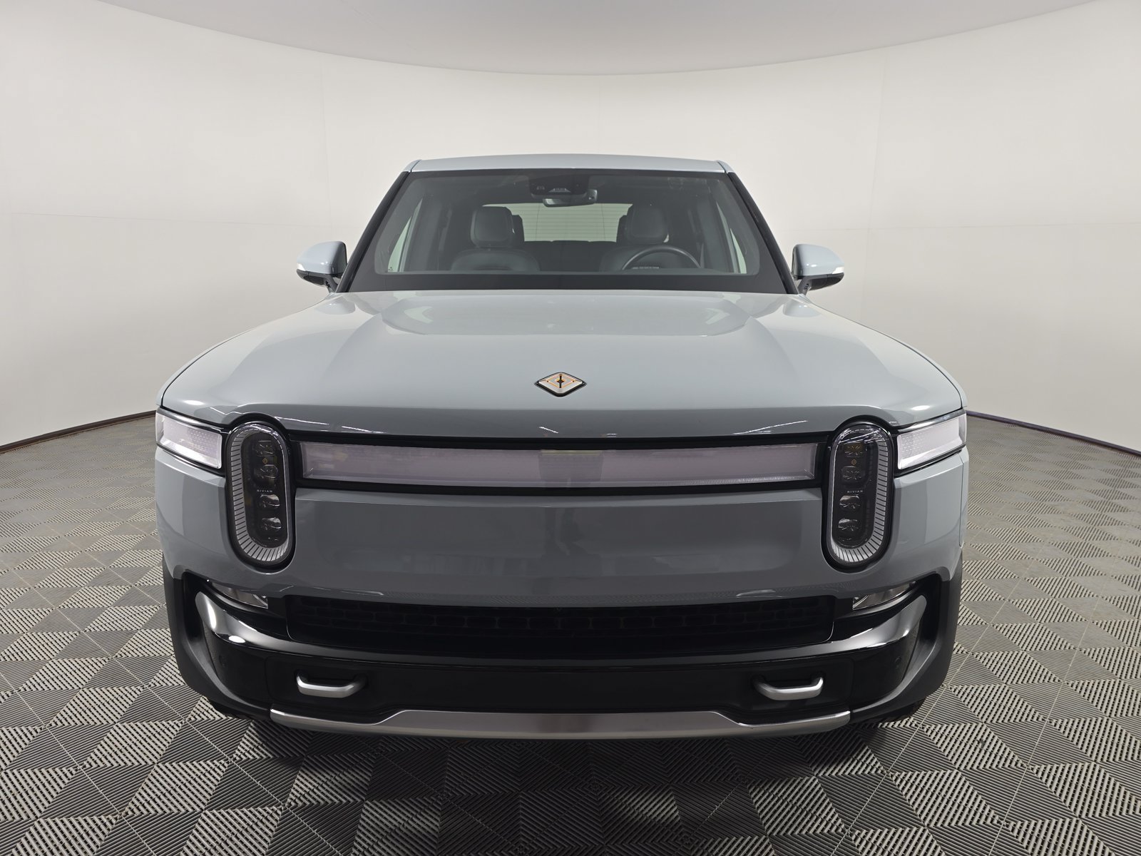 Used 2024 Rivian R1T Adventure Dual AWD/4WD image 8