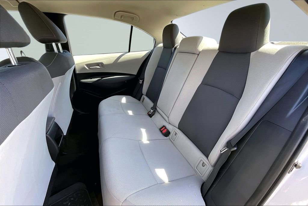 Used 2022 Toyota Corolla LE image 24