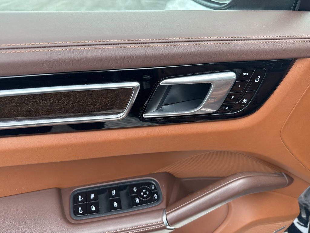 Used 2019 Porsche Cayenne image 8