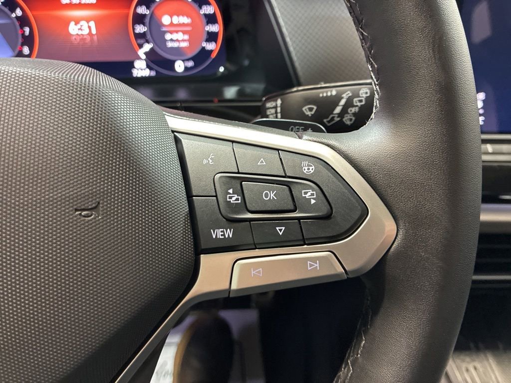 Used 2025 Volkswagen Atlas Peak Edition SE AWD/4WD image 32
