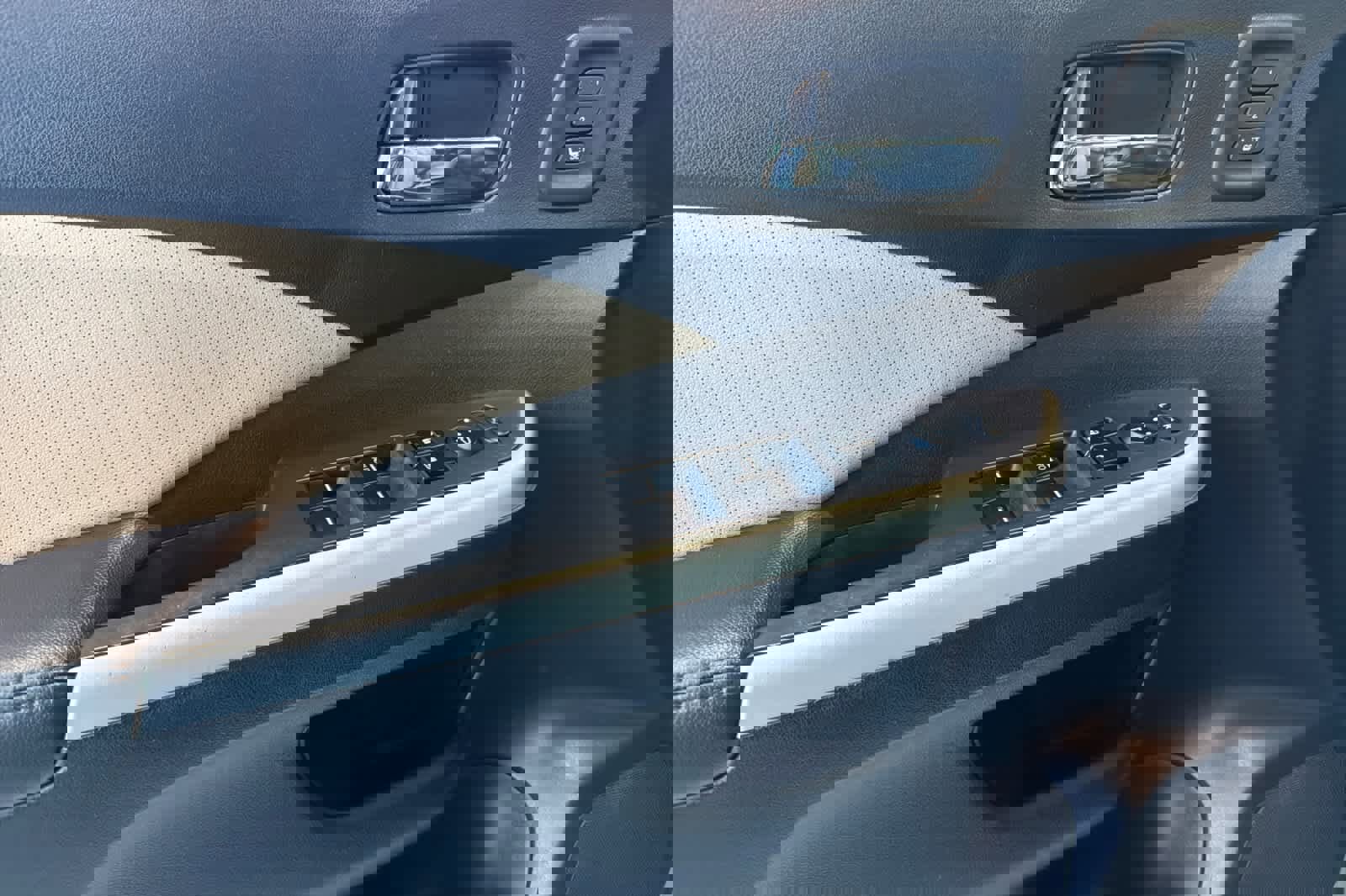 Used 2015 Honda CR-V Touring image 14