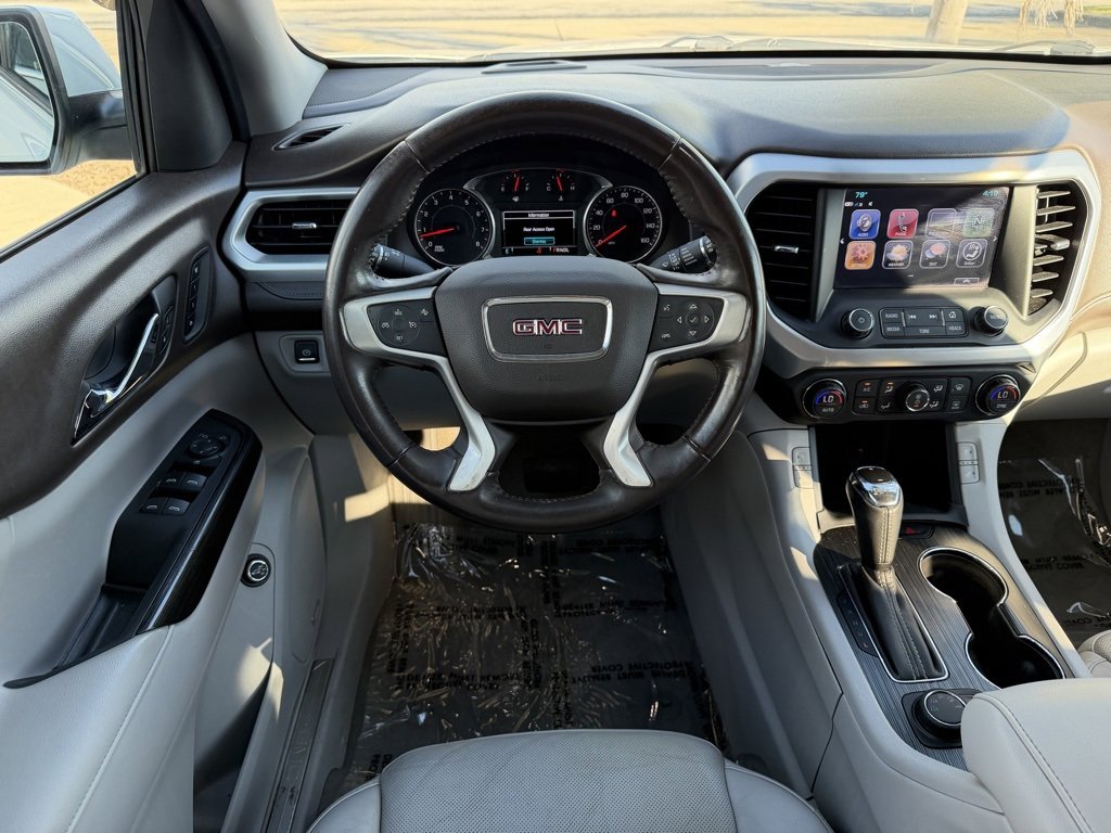 Used 2017 GMC Acadia SLT image 2
