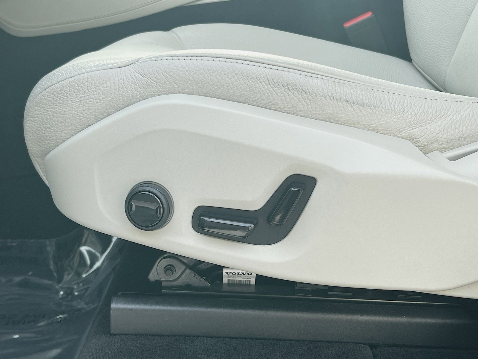 Certified 2023 Volvo XC90 B6 Plus w/ Protection Package Premier image 14