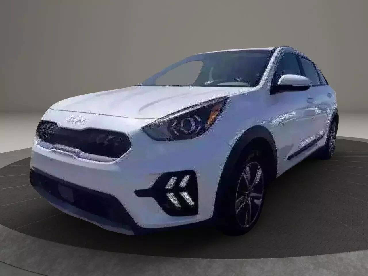 Used 2022 Kia Niro EX Premium image 2