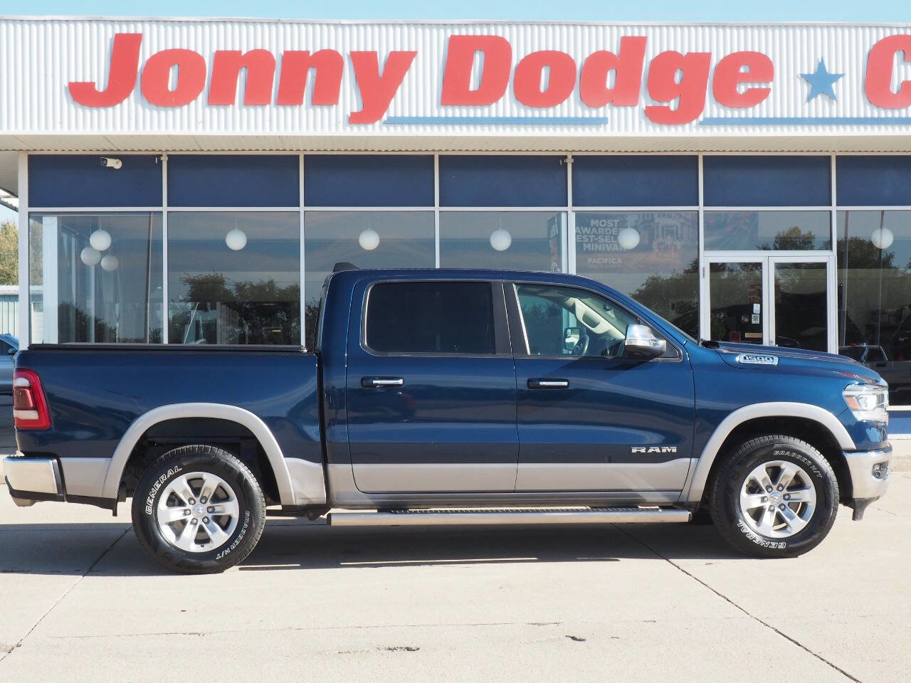 Used 2019 RAM 1500 Laramie image 1