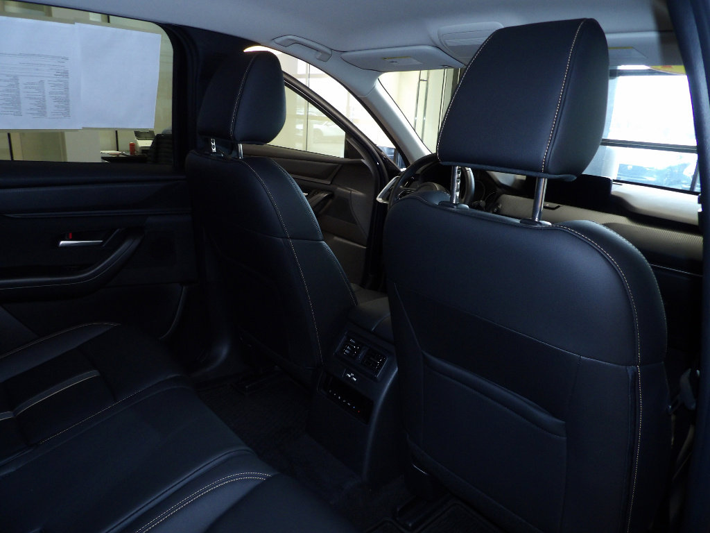 Used 2024 MAZDA CX-90 3.3 Turbo w/ Select Package image 16