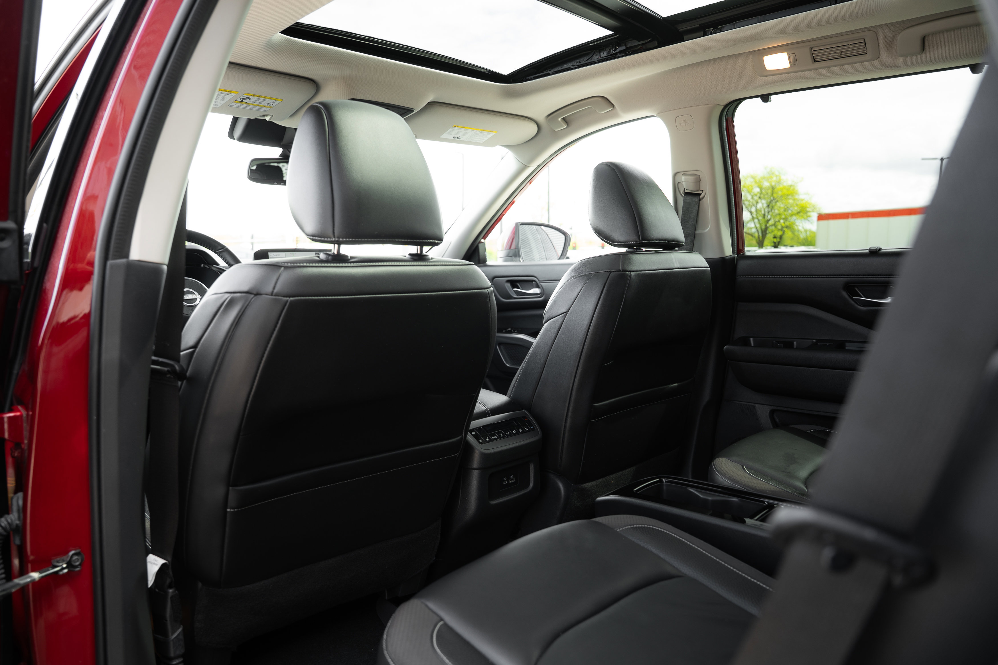 Used 2022 Nissan Pathfinder SL w/ SL Premium Package AWD/4WD image 26