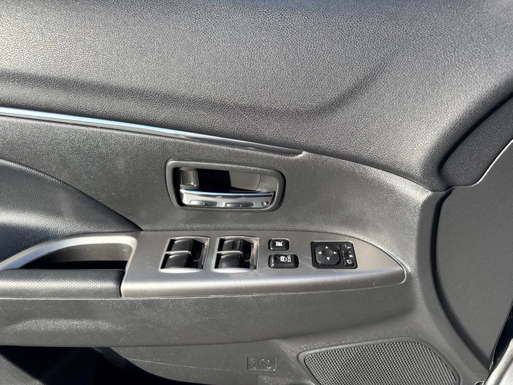 Used 2024 Mitsubishi Outlander Sport SE AWD/4WD image 10