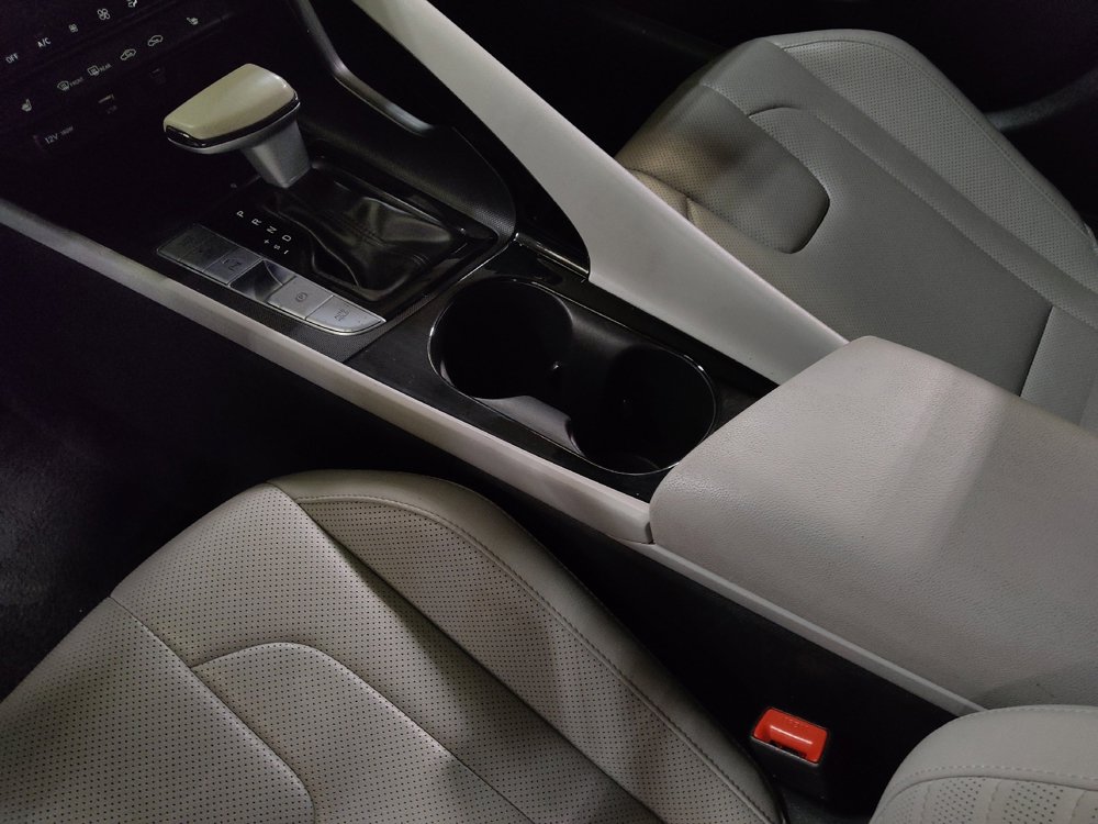 Used 2024 Hyundai Elantra Limited image 26