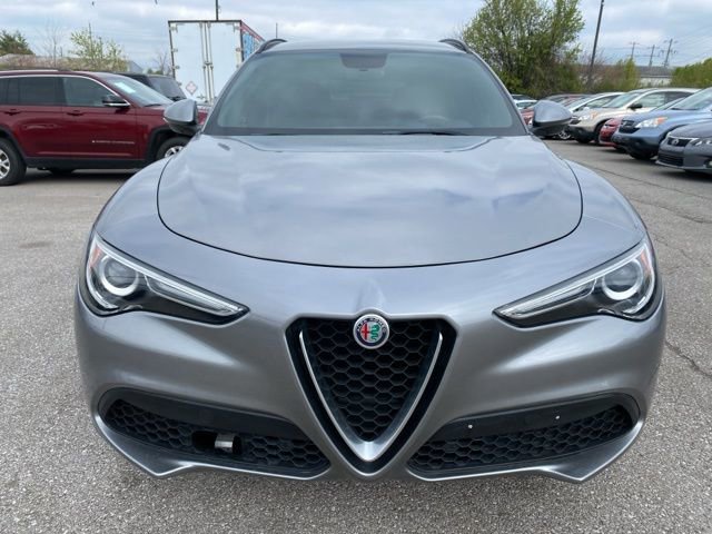 Used 2018 Alfa Romeo Stelvio Ti Sport image 2