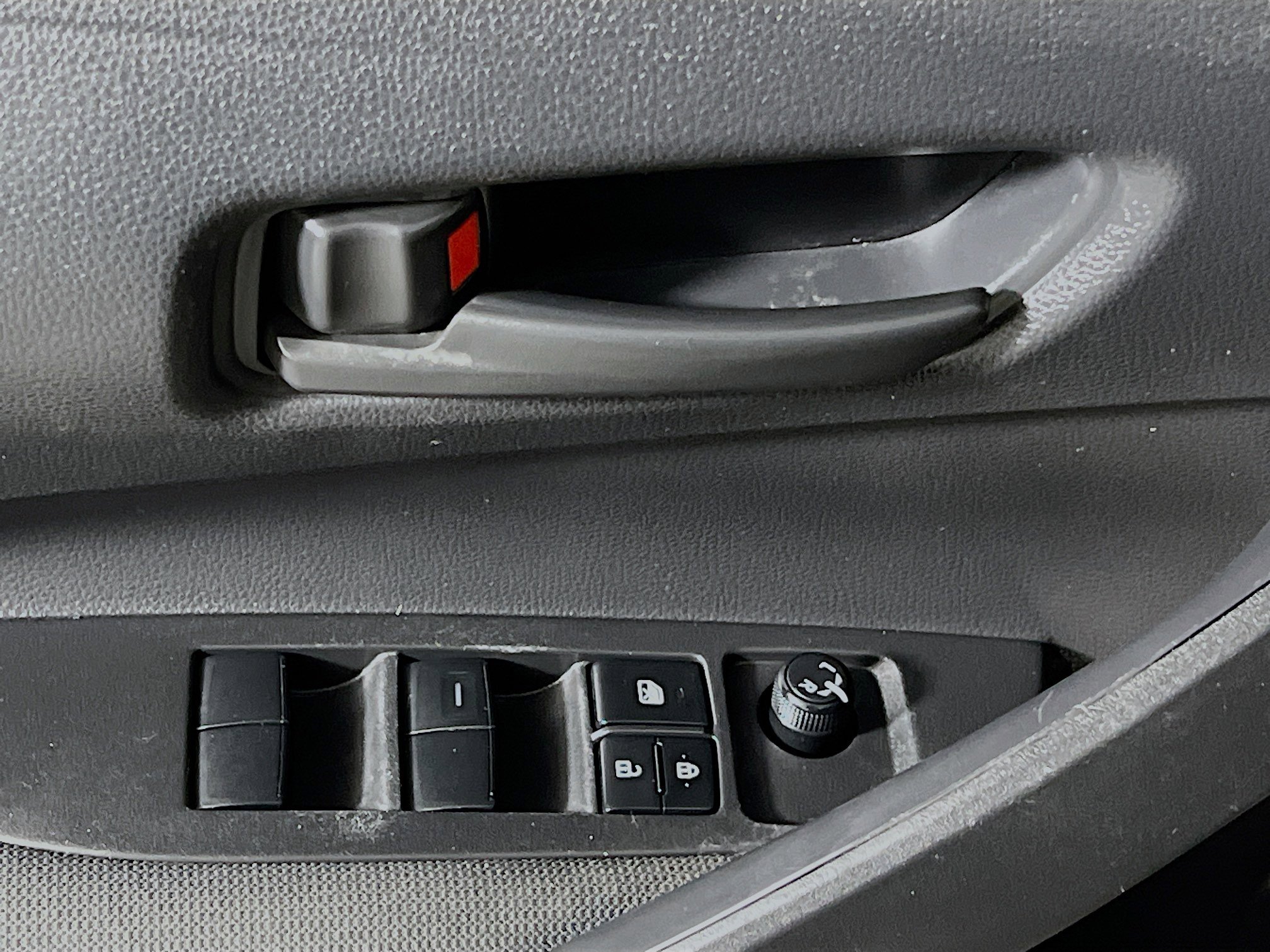 Used 2025 Toyota Corolla LE FWD image 16