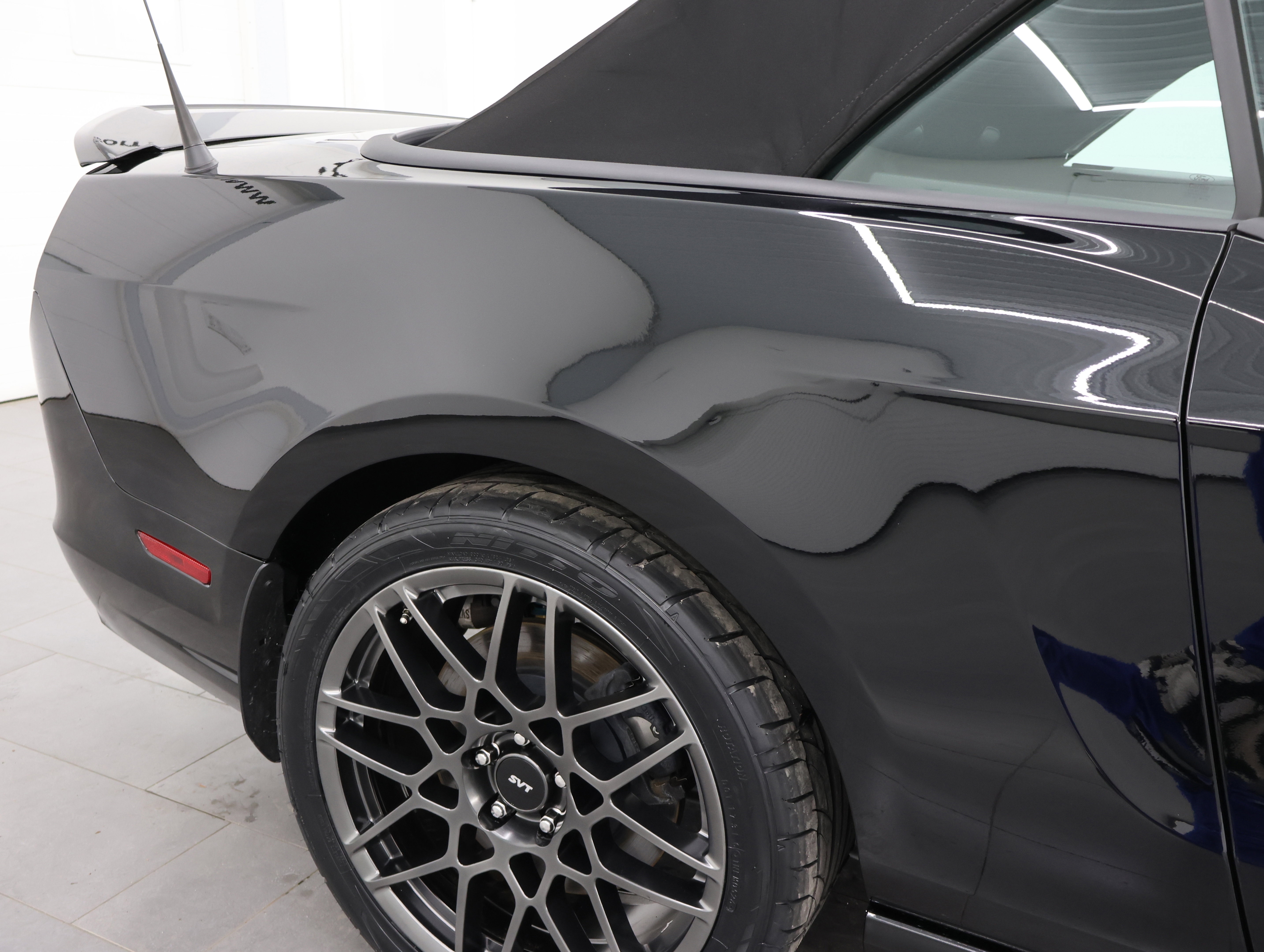 Used 2013 Ford Mustang Shelby GT500 RWD image 22