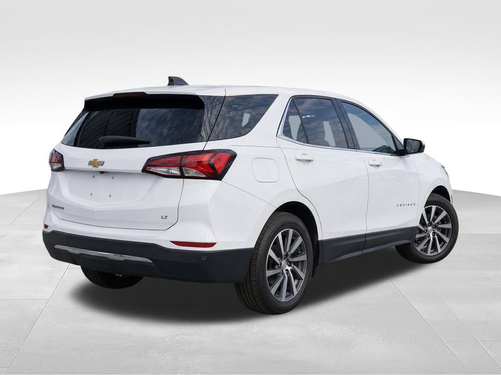 Used 2024 Chevrolet Equinox LT w/ LPO, Floor Liner Package FWD image 3