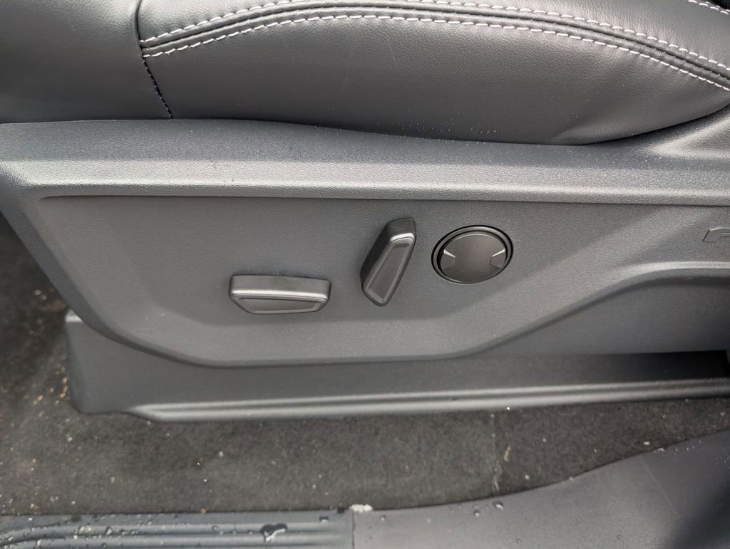 New 2025 Ford Expedition Platinum w/ Stealth Performance Package image 23