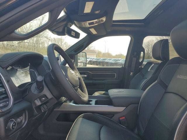New 2026 RAM 2500 Laramie AWD/4WD image 18