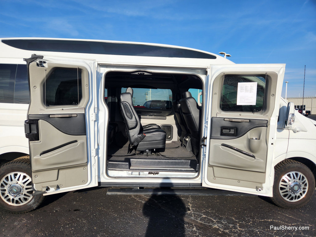 Used 2023 Ford Transit 150 Low Roof AWD image 27