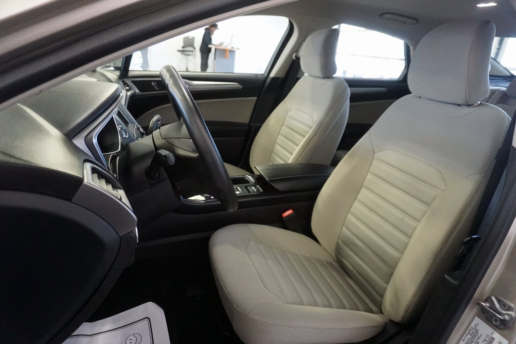 Used 2018 Ford Fusion S image 15