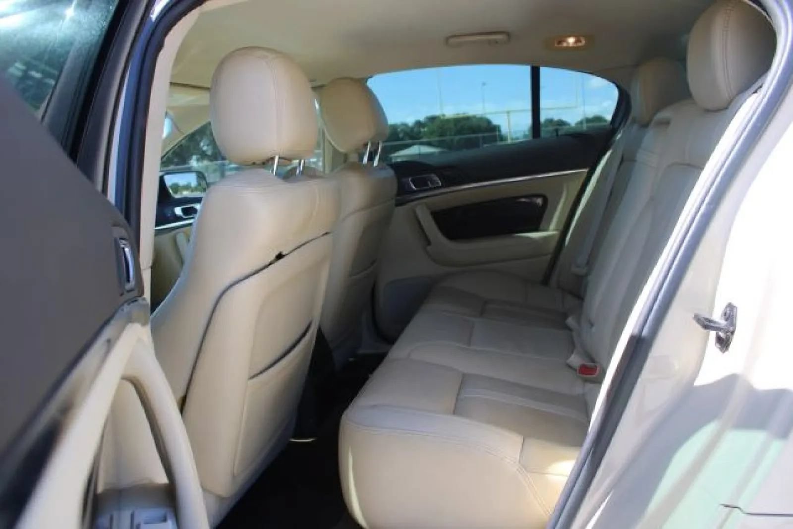 Used 2014 Lincoln MKS w/ Equipment Group 101A FWD image 22
