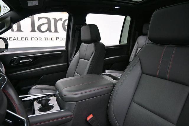 Used 2025 Chevrolet Suburban RST w/ Comfort Package AWD/4WD image 17