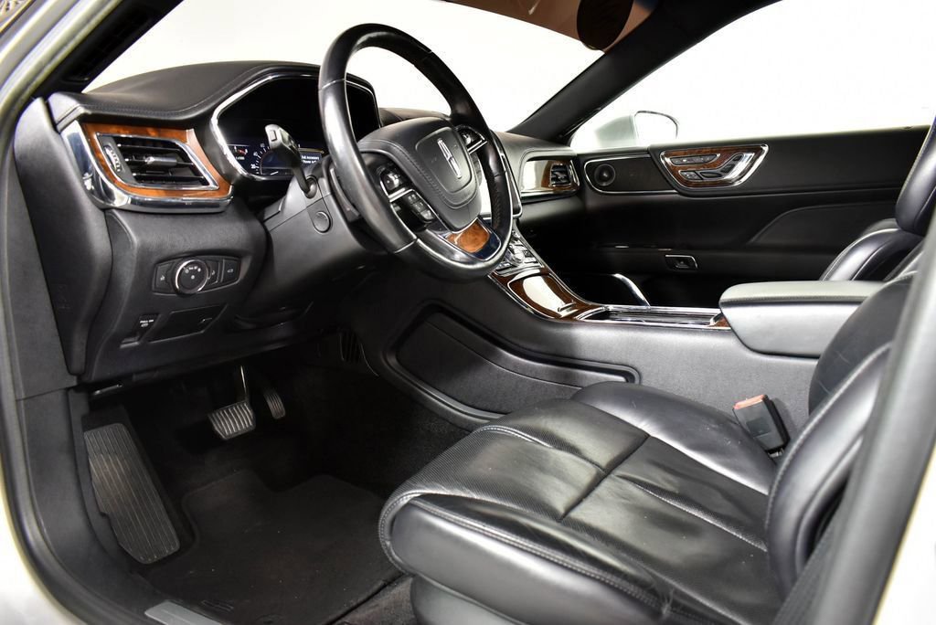 Used 2018 Lincoln Continental Reserve FWD image 18