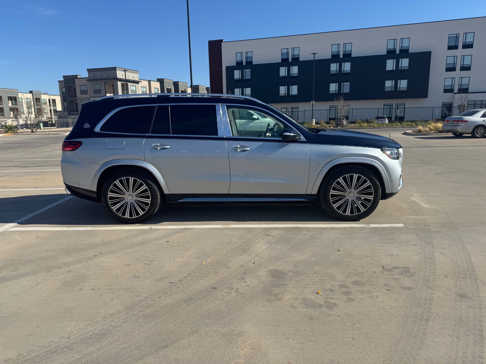 Used 2024 Mercedes-Benz Maybach GLS 600 4MATIC image 6