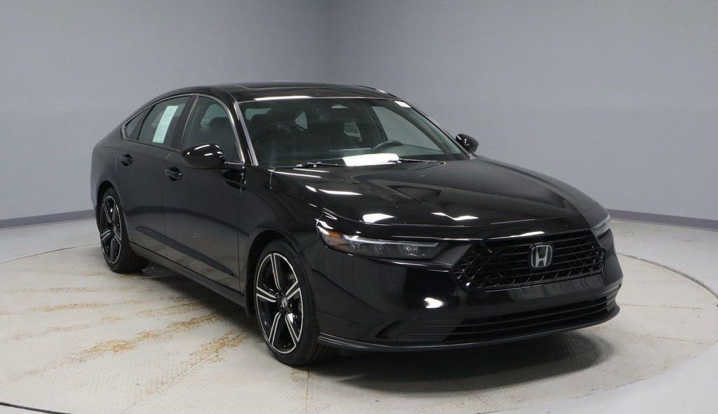 Used 2024 Honda Accord Sport image 1