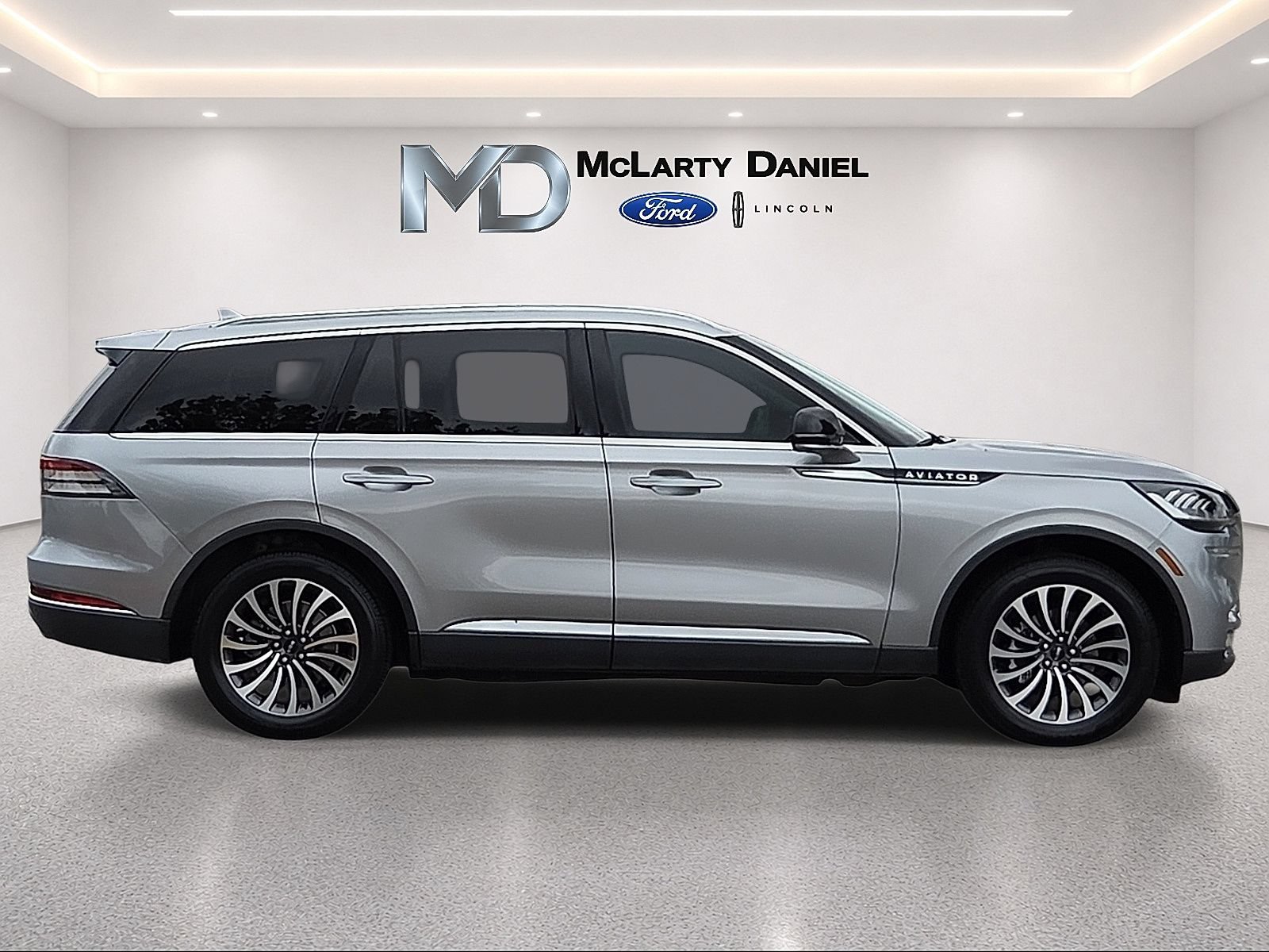 Used 2020 Lincoln Aviator Reserve w/ Elements Package Plus AWD/4WD image 6