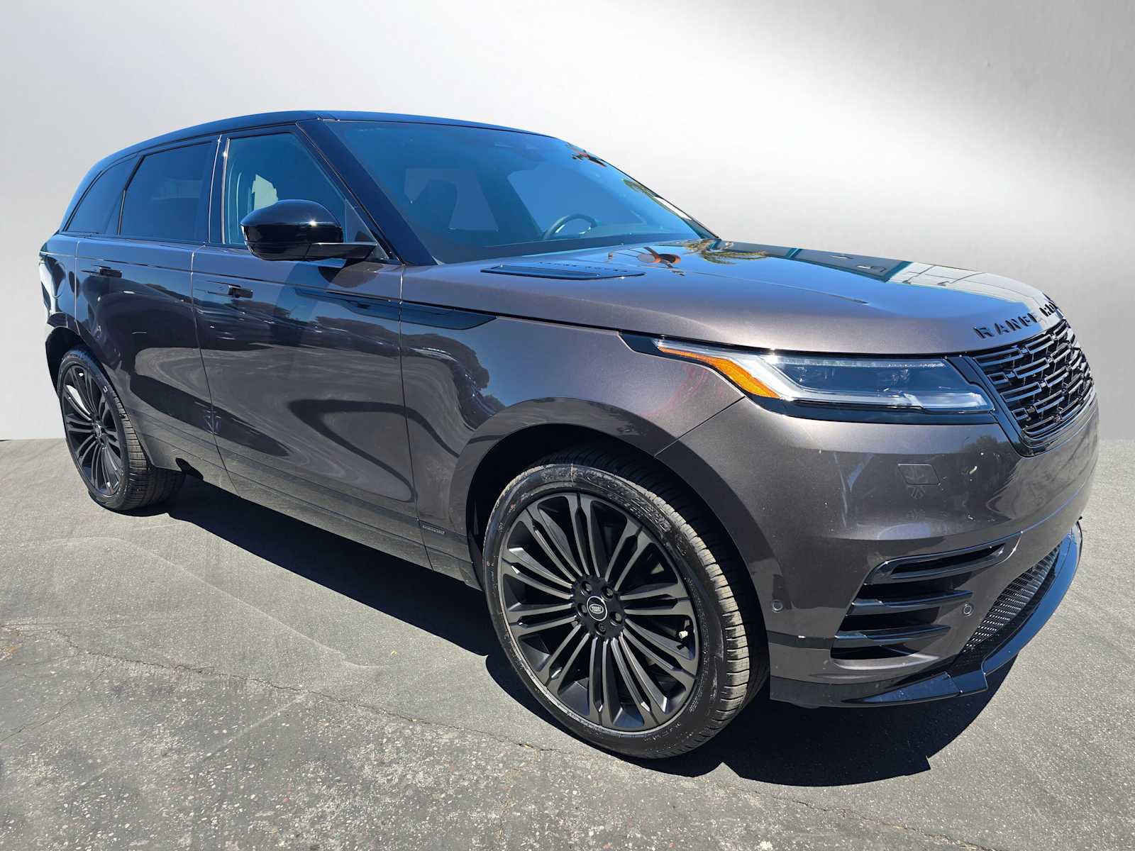 New 2026 Land Rover Range Rover Velar Autobiography image 1