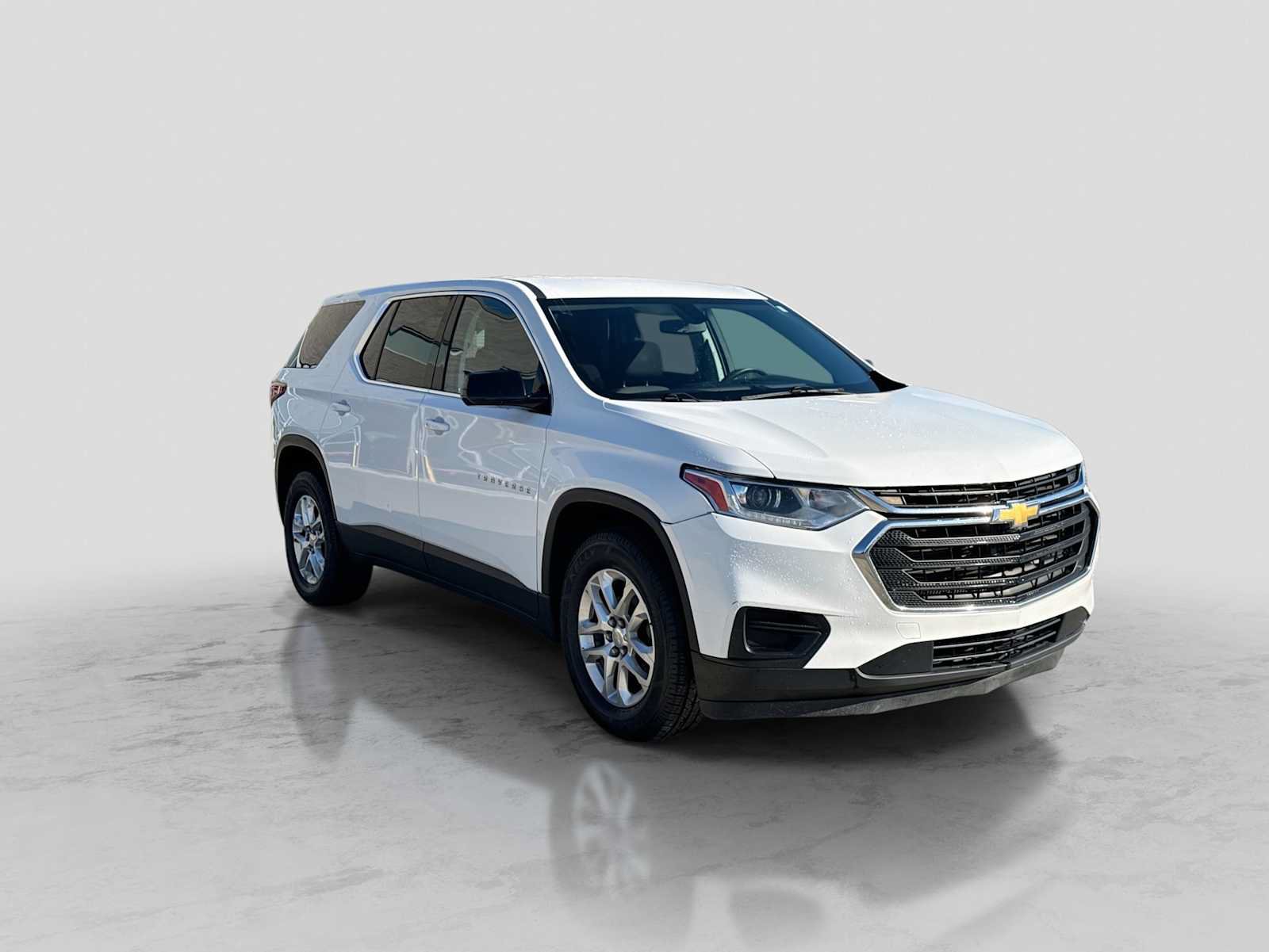 Used 2018 Chevrolet Traverse LS w/ LPO, Floor Liner Package FWD image 8