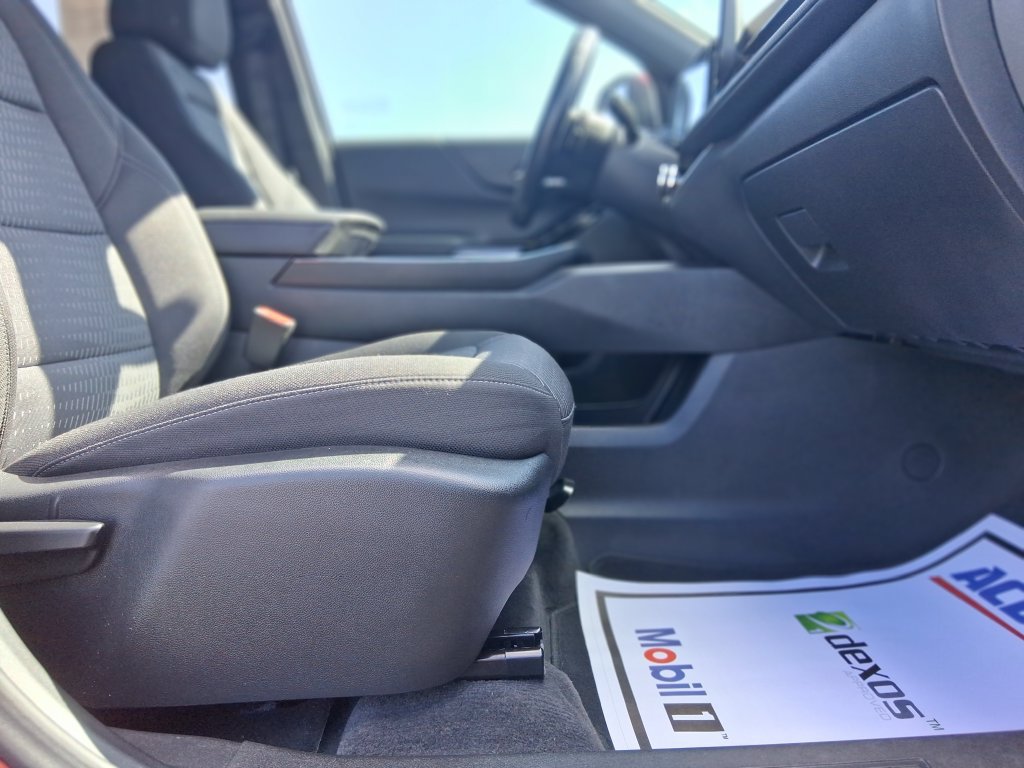 Used 2025 Chevrolet Equinox LT AWD/4WD image 11