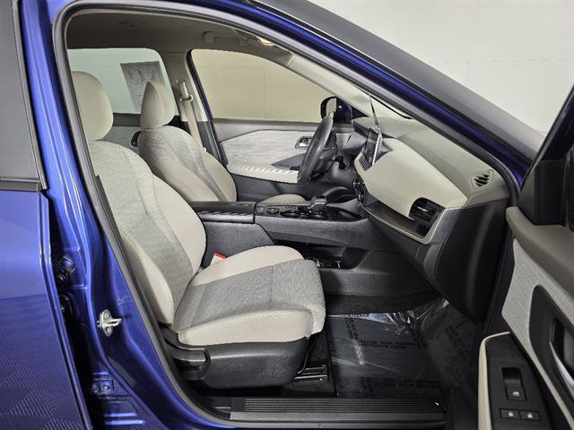 Used 2023 Nissan Rogue SV AWD/4WD image 13