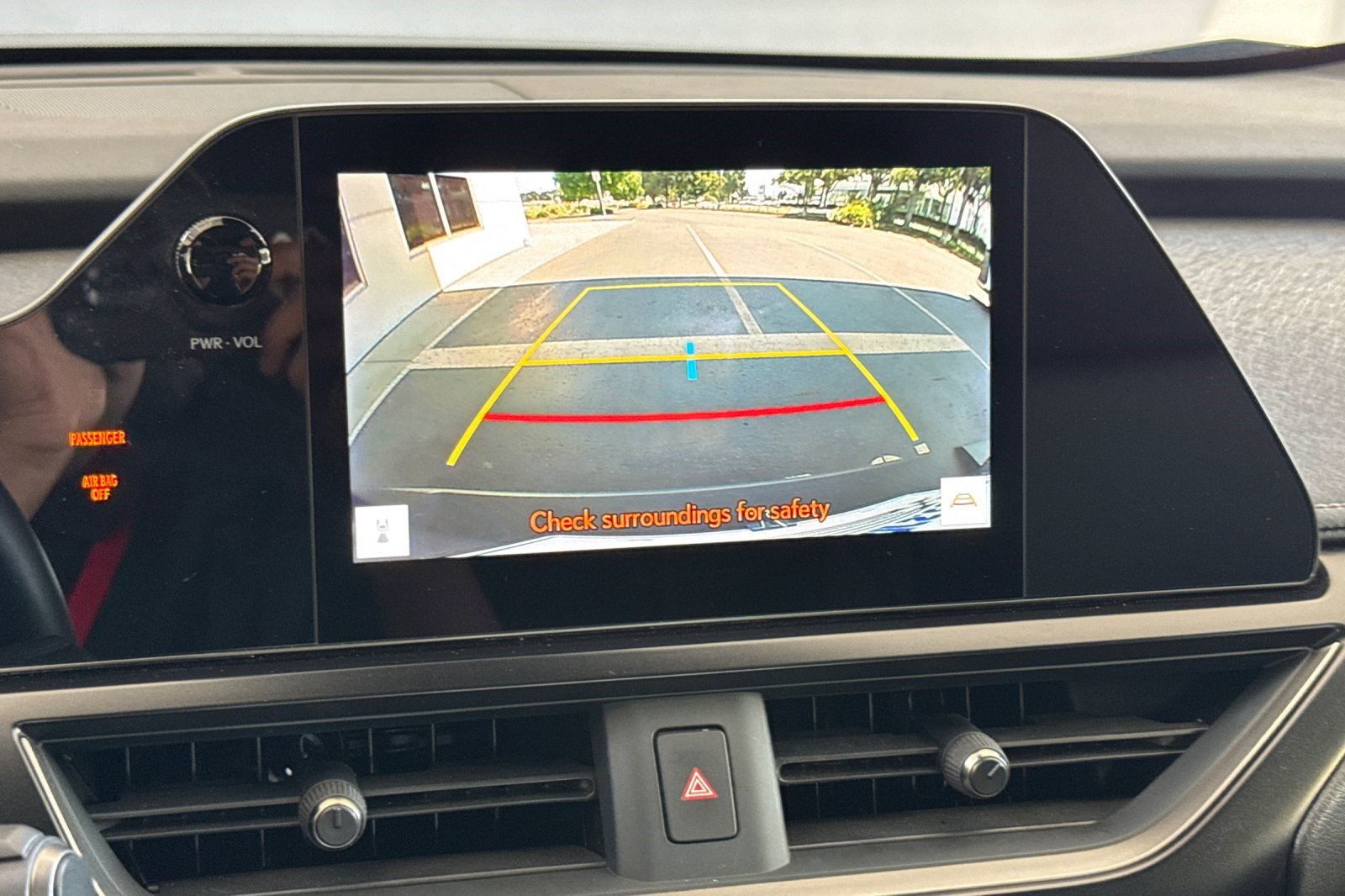 Certified 2025 Lexus UX 300h FWD w/ Accessory Package (Z2) image 25