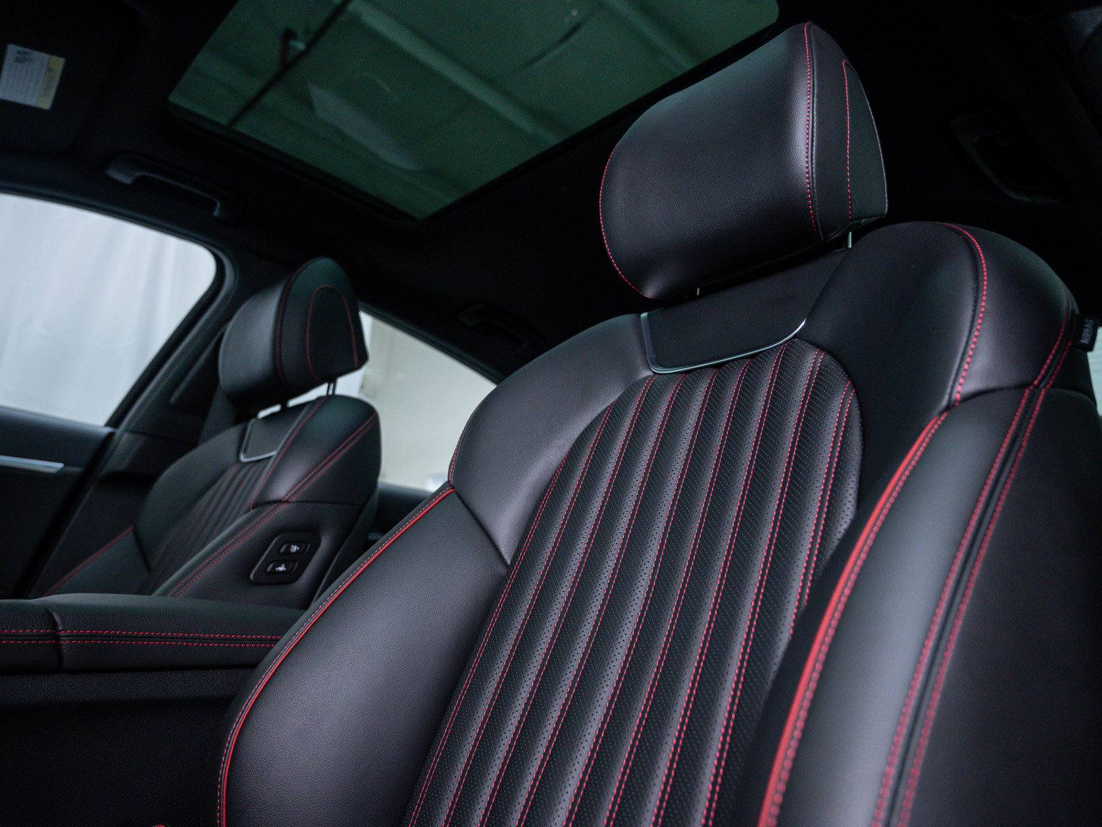 New 2026 Genesis G70 3.3T Sport Prestige AWD/4WD image 17