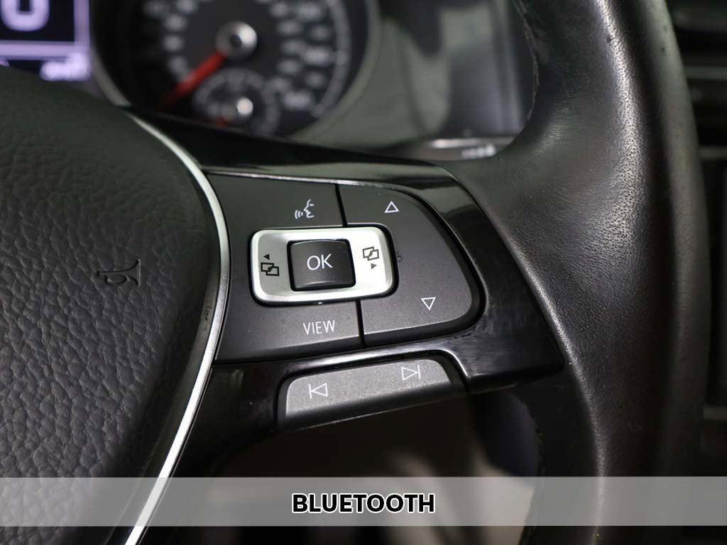 Used 2019 Volkswagen Golf S image 4