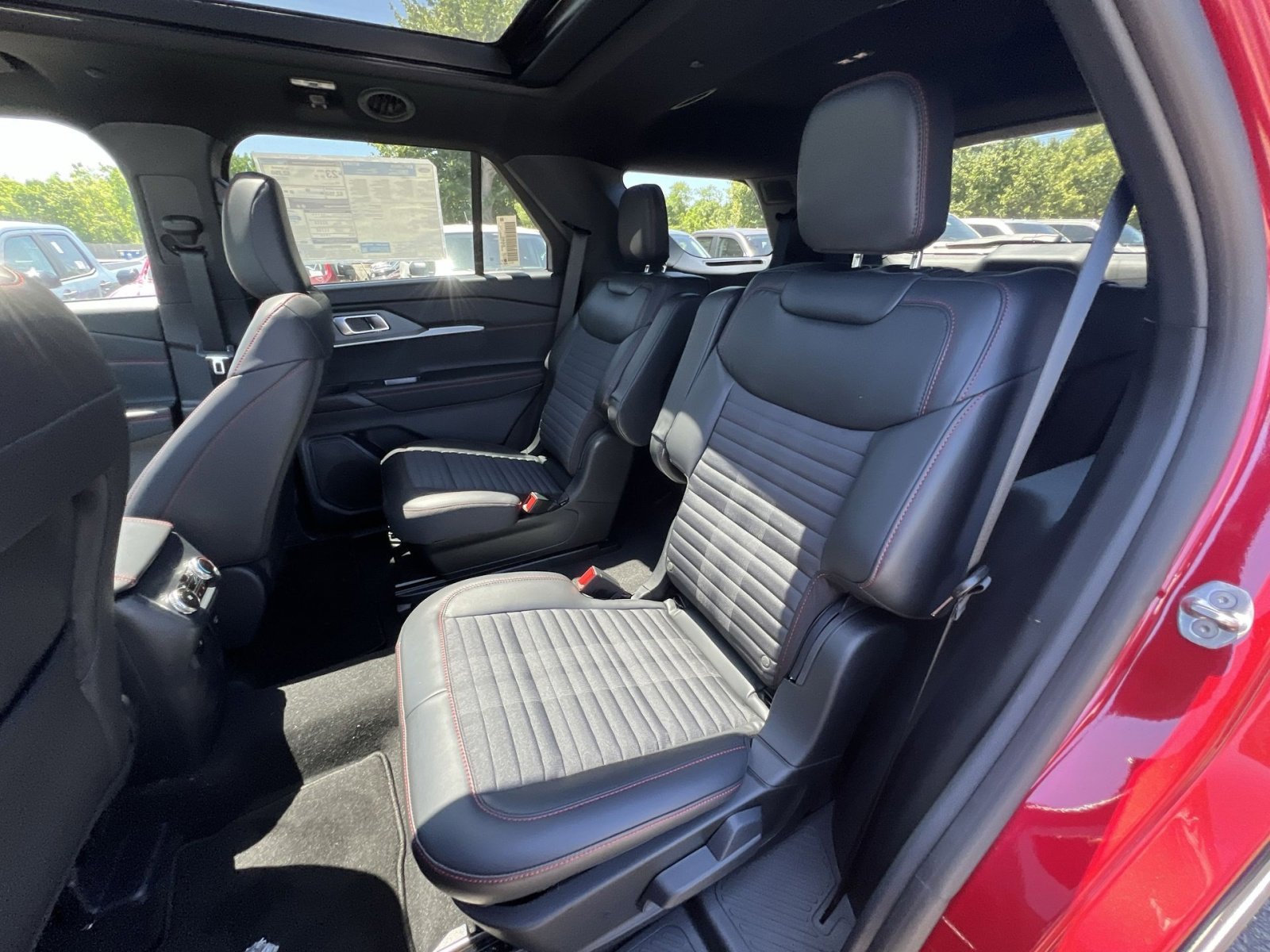 New 2026 Ford Explorer ST-Line w/ ST-Line Street Pack AWD/4WD image 33