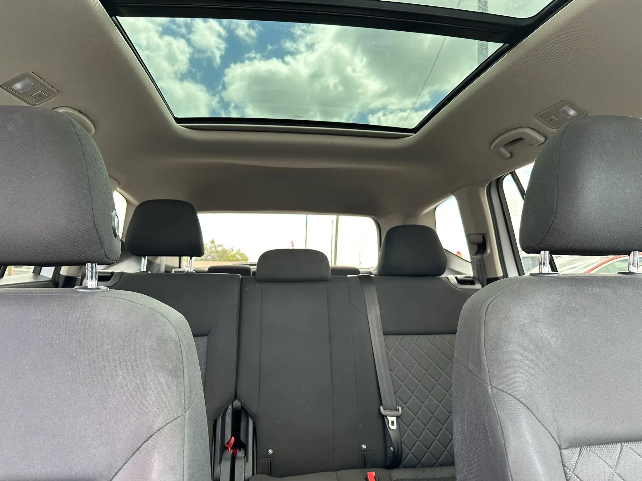 Used 2018 Volkswagen Atlas Launch Edition FWD image 20