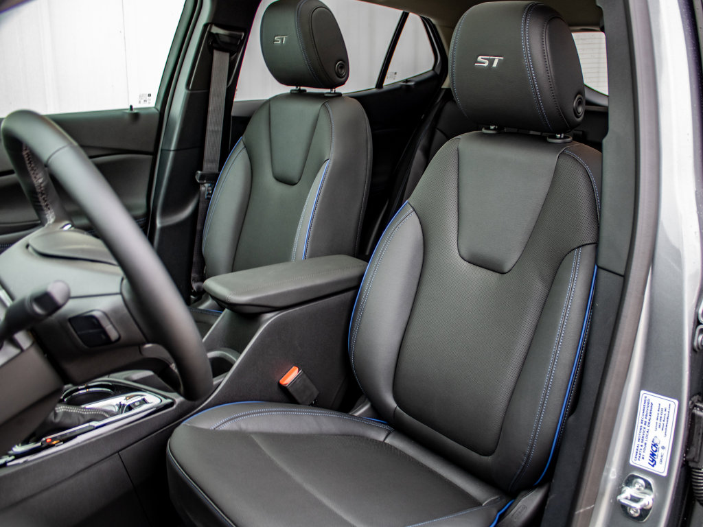 Used 2026 Buick Encore GX Sport Touring w/ Advanced Technology Package image 18