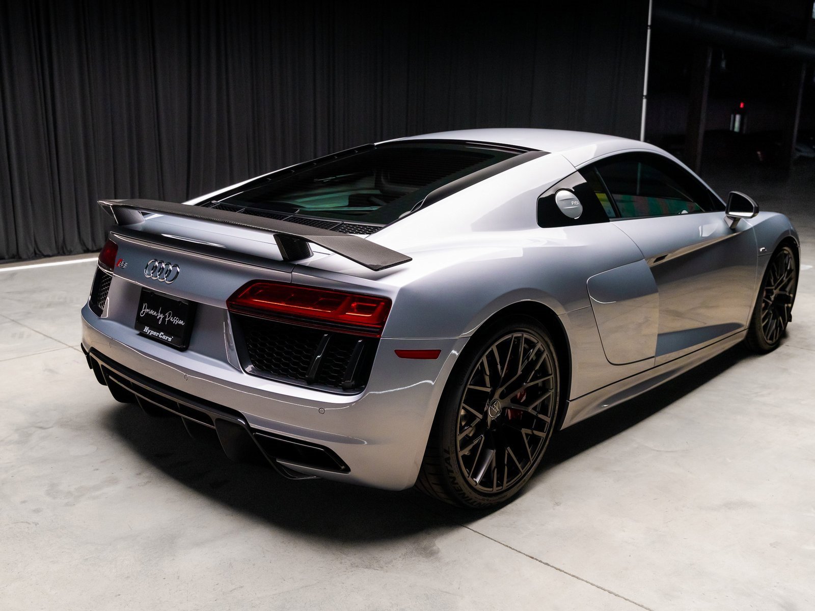 Used 2018 Audi R8 V10 w/ Premium Package image 12