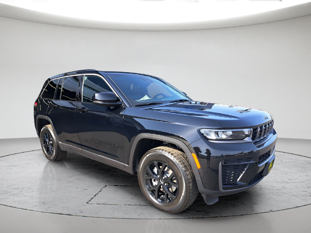 New 2026 Jeep Grand Cherokee Altitude AWD/4WD image 3