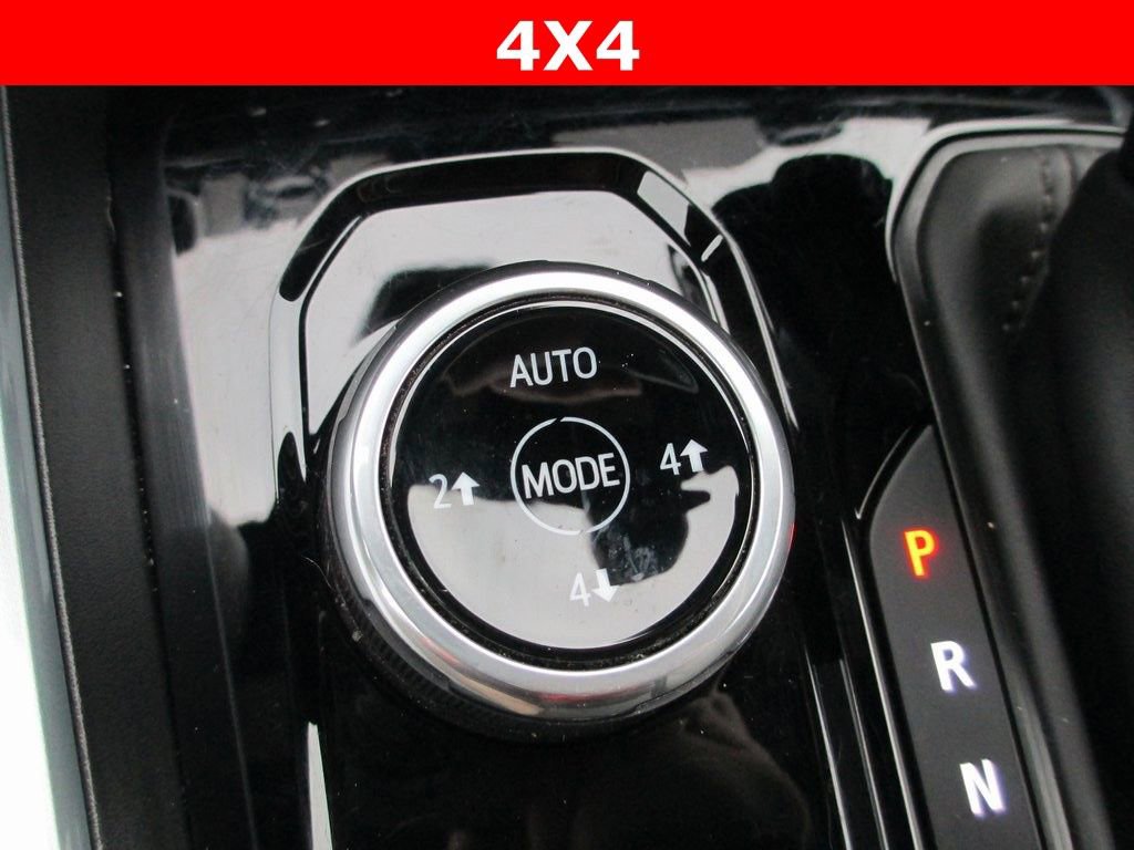 Used 2025 Chevrolet Colorado ZR2 w/ Technology Package image 28