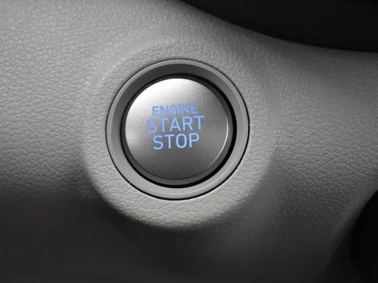 Used 2025 Hyundai Venue SEL image 30