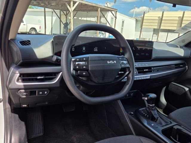 Used 2025 Kia K4 LXS image 15